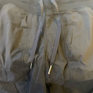 Lululemon Black Joggers - size 4